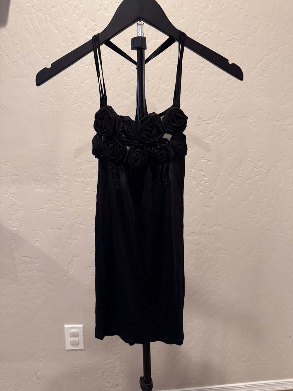 Express Women's Black Sleeveless long top with Rosette Floral Applique Neckline